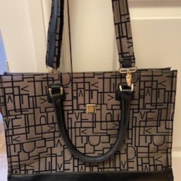 Authentic Diane Von Furstenberg Should Bag Purse - Picture 1 of 3